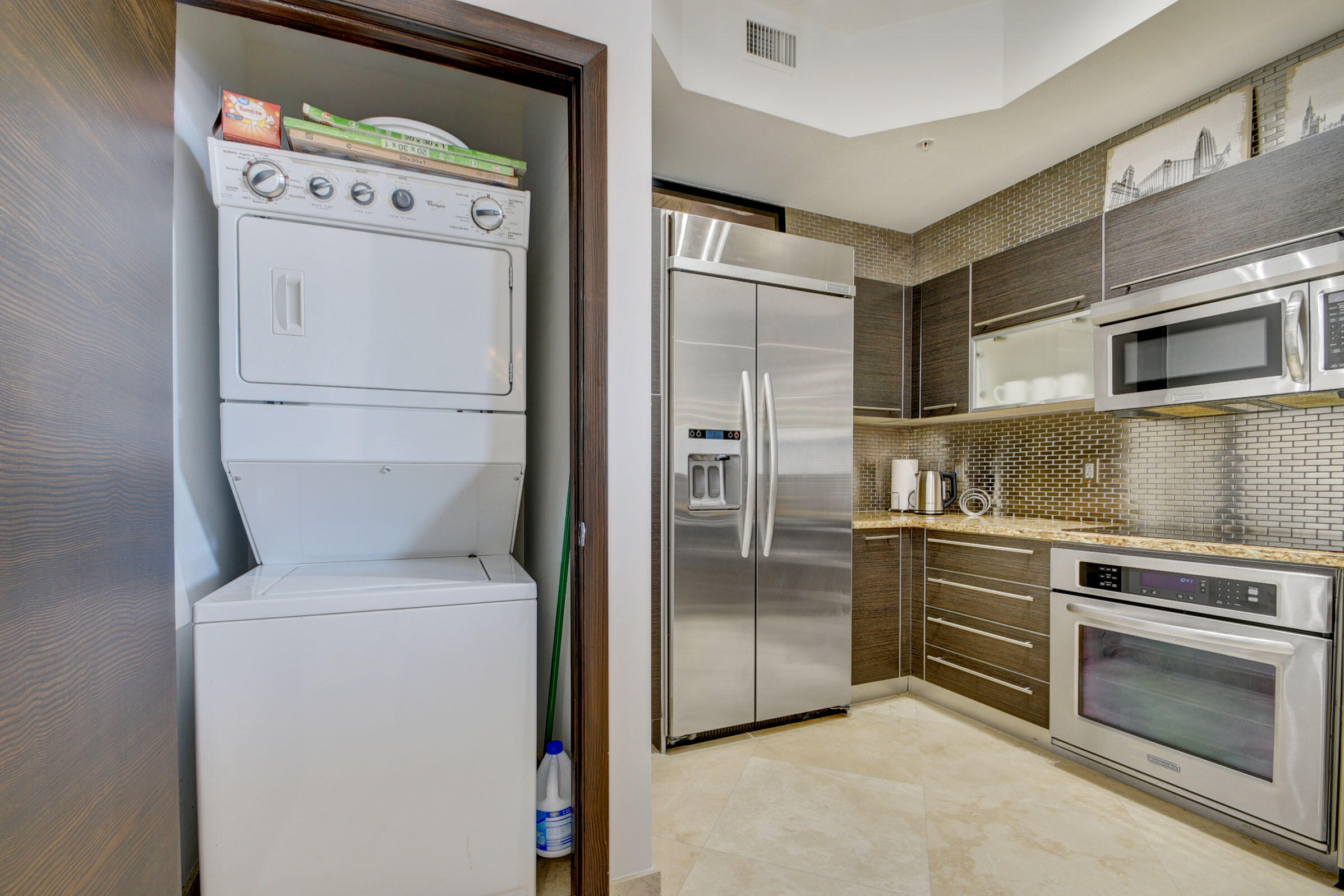 550 Okeechobee Boulevard, Unit LPH10 West Palm Beach, FL 33401 - Photo 35 of 56 34_apartment (34)