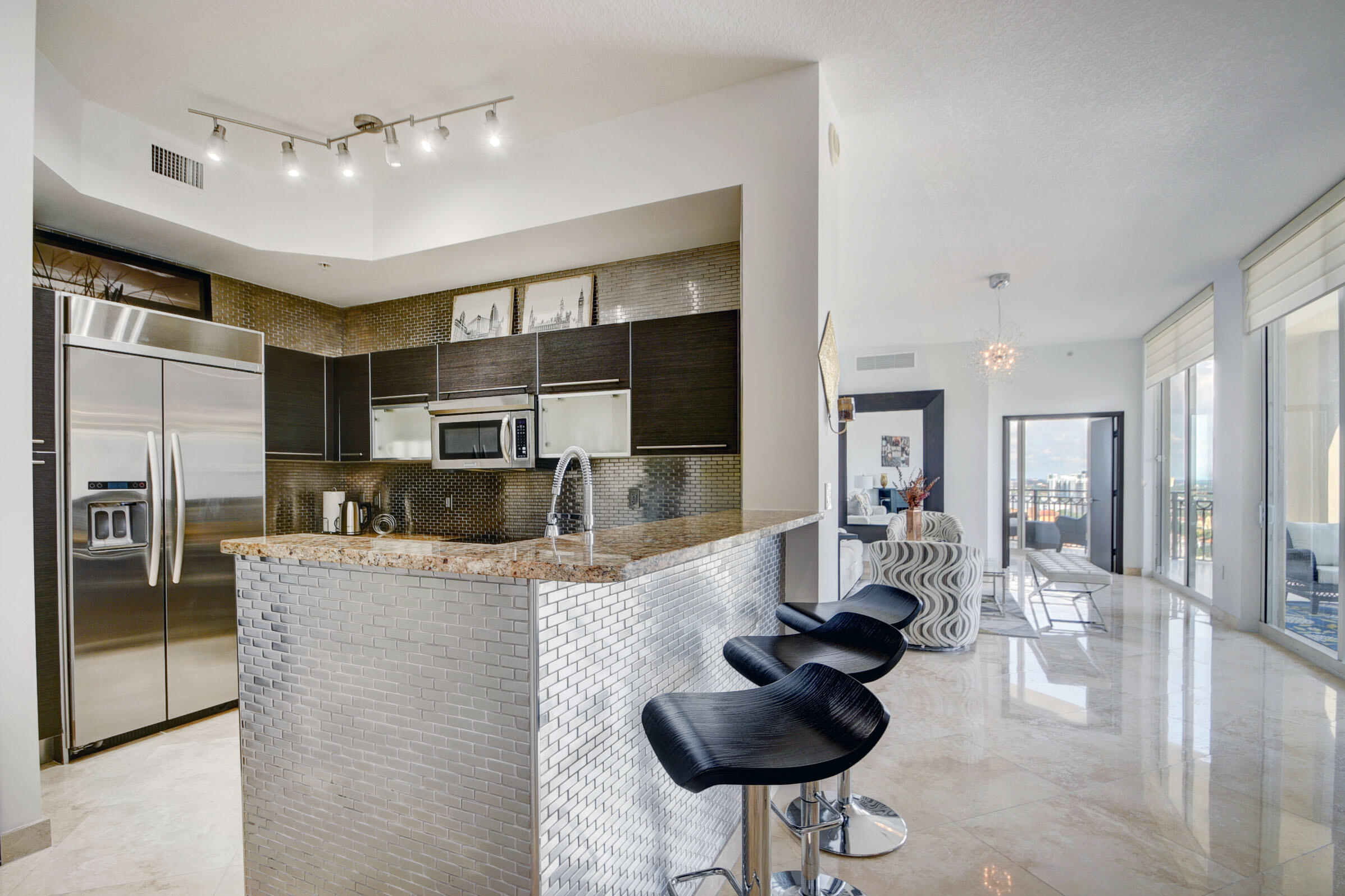 550 Okeechobee Boulevard, Unit LPH10 West Palm Beach, FL 33401 - Photo 6 of 56 05_apartment (5)