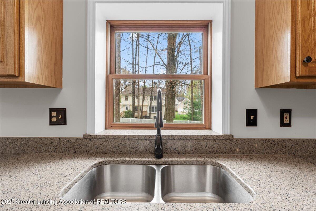 2602 Horstmeyer Road Holt, MI 48842 - Photo 11 of 48 16-Media Jett - 10
