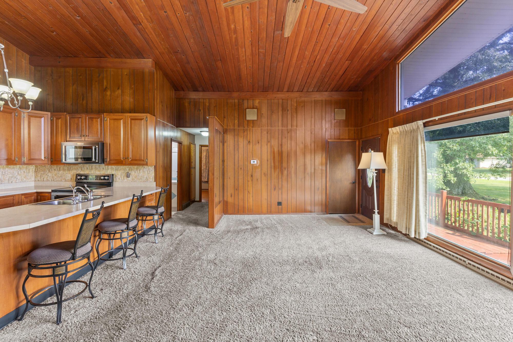 1120 Oakwood Road Marion, OH 43302 - Photo 7 of 57 Living Room