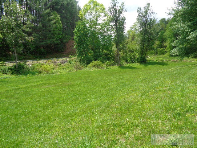 1759 Howard Colvard Road Crumpler, NC 28617 - Photo 3 of 12 Gallery Image 3