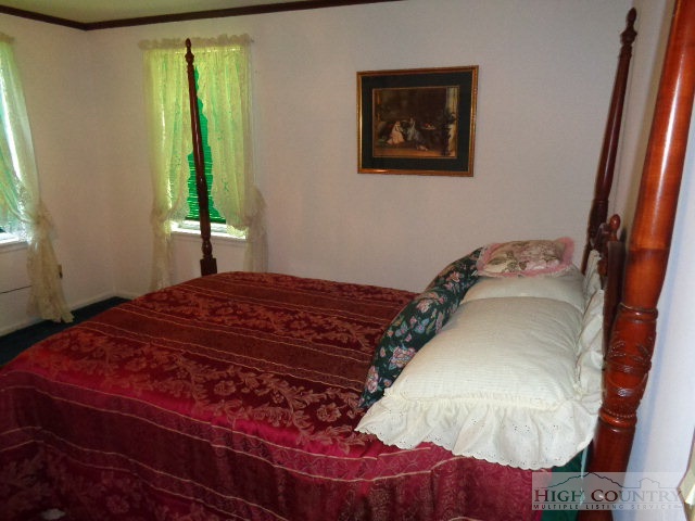 1759 Howard Colvard Road Crumpler, NC 28617 - Photo 9 of 12 Gallery Image 9