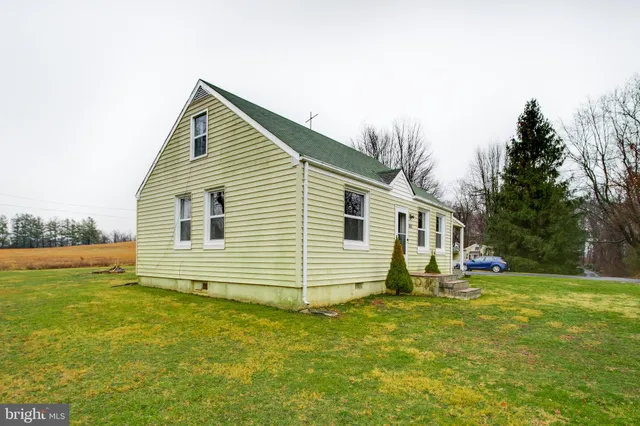 $2,600 | 4289 Lunceford Lane, Marshall, VA 20115