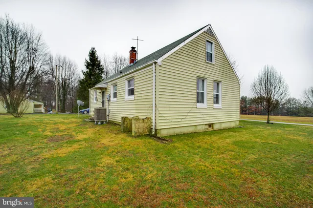 $2,600 | 4289 Lunceford Lane, Marshall, VA 20115