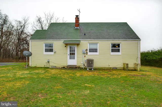 $2,600 | 4289 Lunceford Lane, Marshall, VA 20115