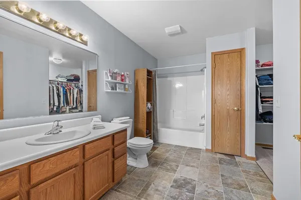 $259,900 | 1503 16th Street Northwest, Unit B, Minot, ND 58703