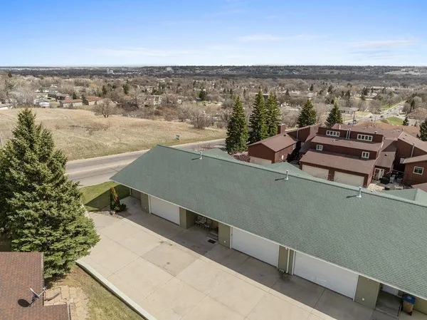 $259,900 | 1503 16th Street Northwest, Unit B, Minot, ND 58703