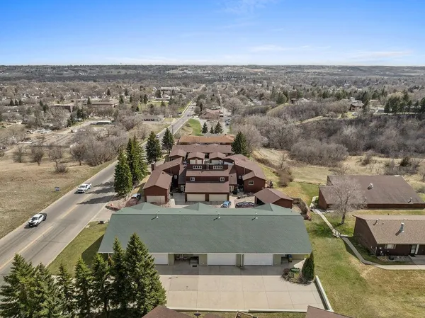 $259,900 | 1503 16th Street Northwest, Unit B, Minot, ND 58703