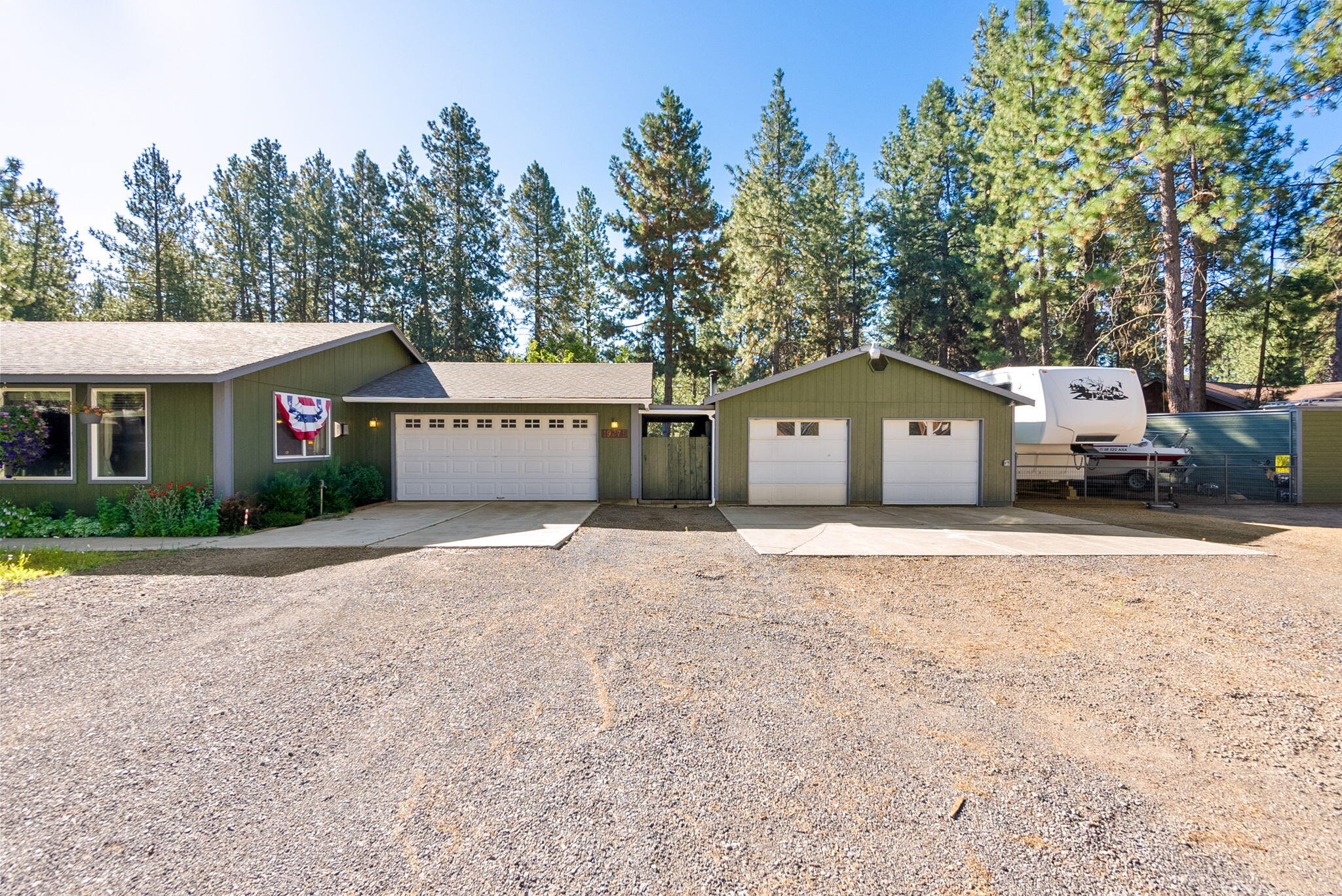 19275 Cherokee Road Bend, OR 97702 - Photo 5 of 47 4-web-or-mls-Riley Visuals-4