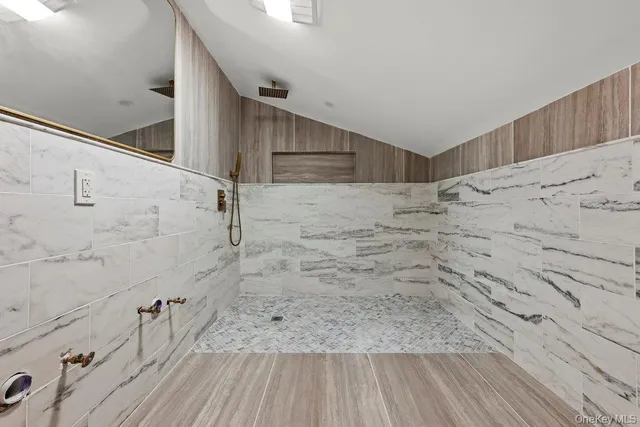 $3,850,000 | 176-12 Kildare Road | Jamaica Estates