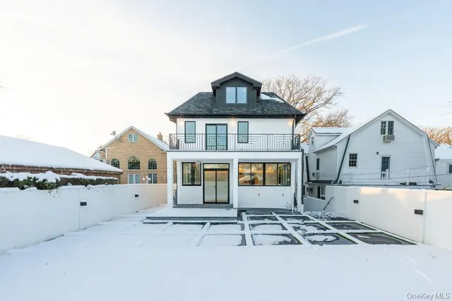 $3,850,000 | 176-12 Kildare Road | Jamaica Estates