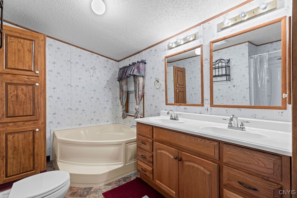 94 Avery Road Constantia, NY 13044 - Photo 21 of 35 Primary bathroom