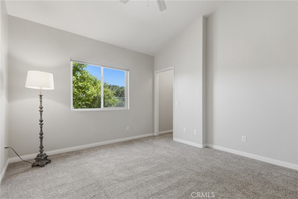 33576 Winston Way, Unit A Temecula, CA 92592 - Photo 20 of 44 an empty room with windows