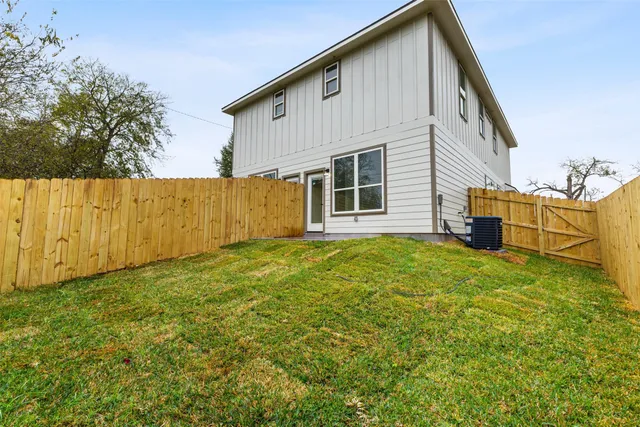 $1,850 | 1316 Williams Avenue, Unit B, Brenham, TX 77833