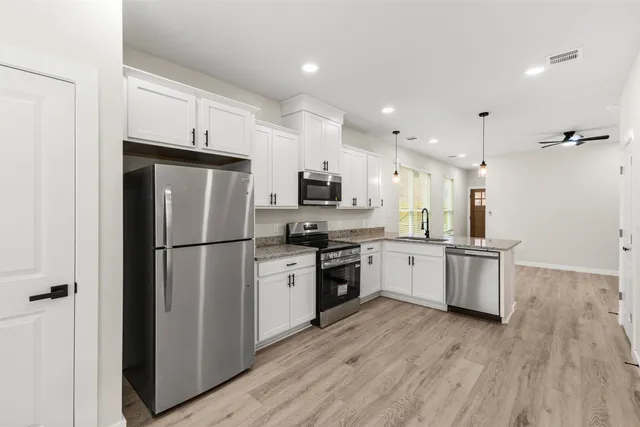 $1,850 | 1316 Williams Avenue, Unit B, Brenham, TX 77833