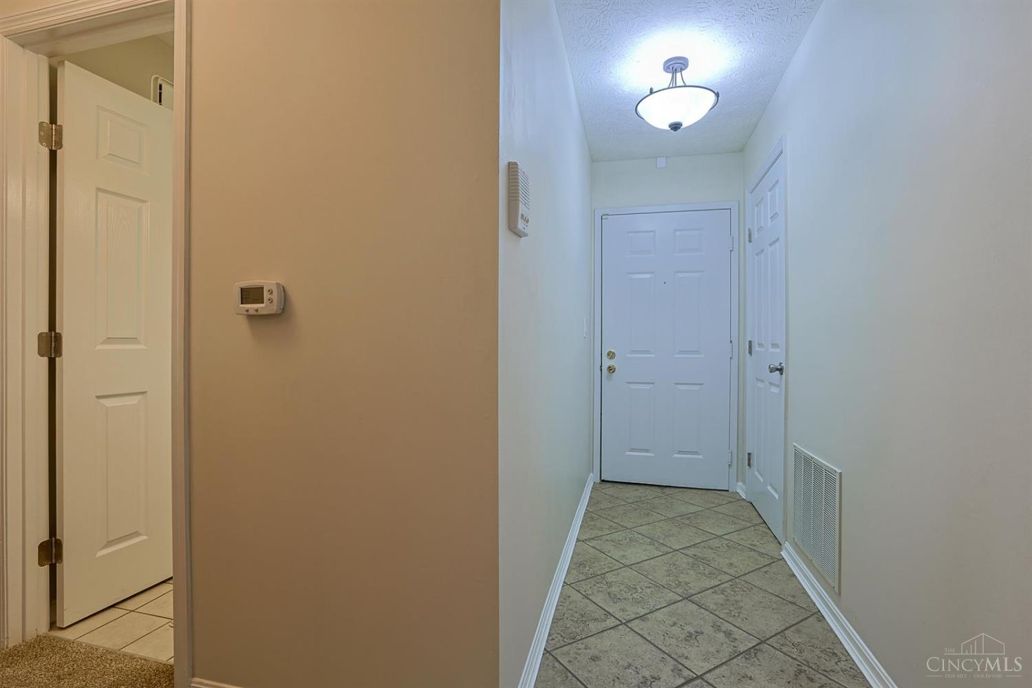 7394 Ridgepoint Drive, Unit 2 Cincinnati, OH 45230 - Photo 3 of 31 Gallery Image 3