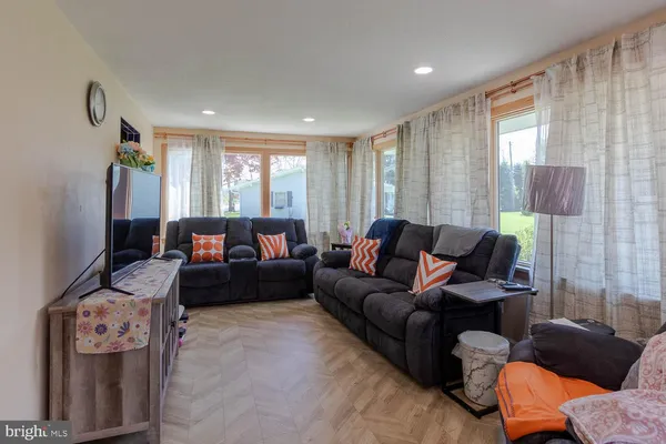 $284,900 | 40 Mansion Boulevard, Altoona, PA 16602