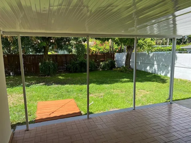 $1,500 | 875 Westward Drive, Miami Springs, FL 33166