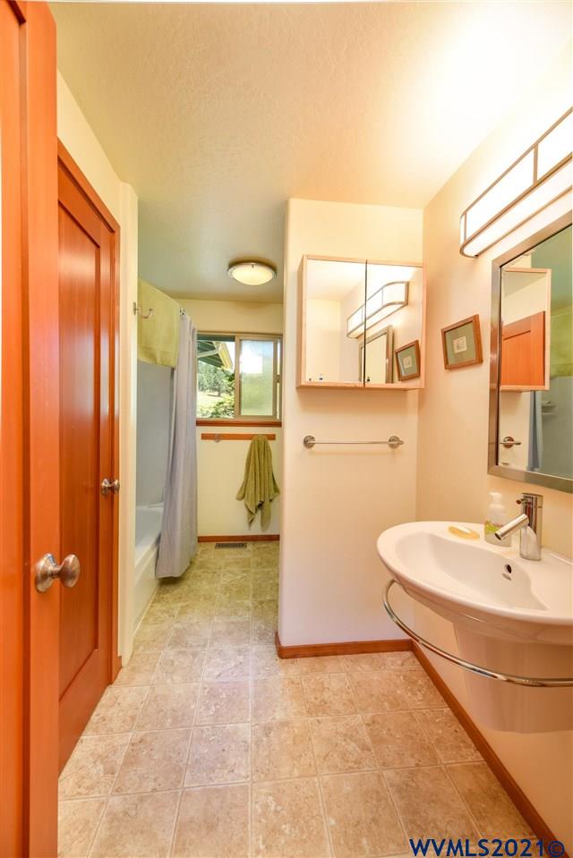25803 Foster Road Monroe, OR 97456 - Photo 16 of 41 Gallery Image 16