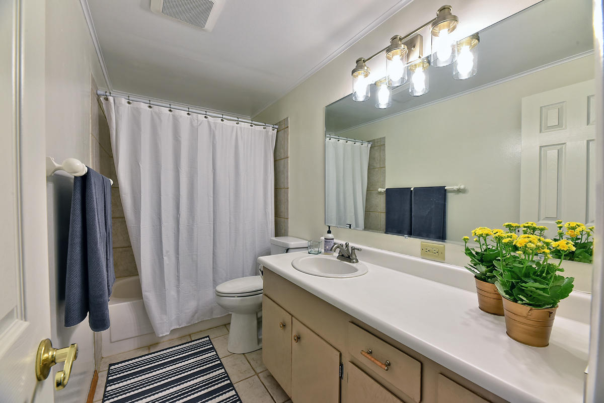 2206 Crestbrook Road Medford, OR 97504 - Photo 13 of 26 13