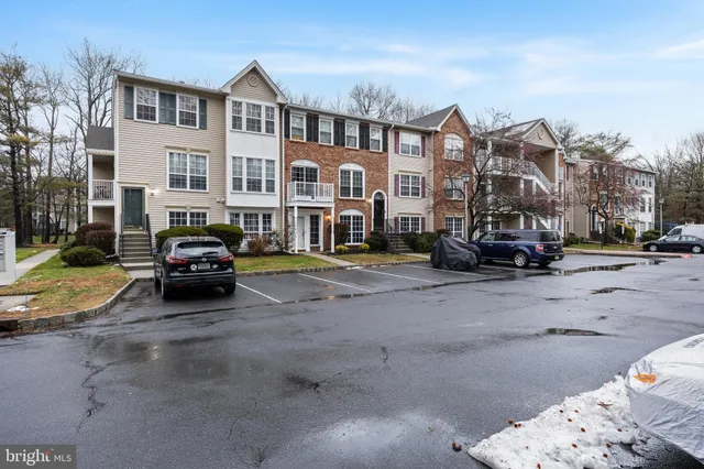 $2,400 | 98 Chambord Court, Trenton, NJ 08619