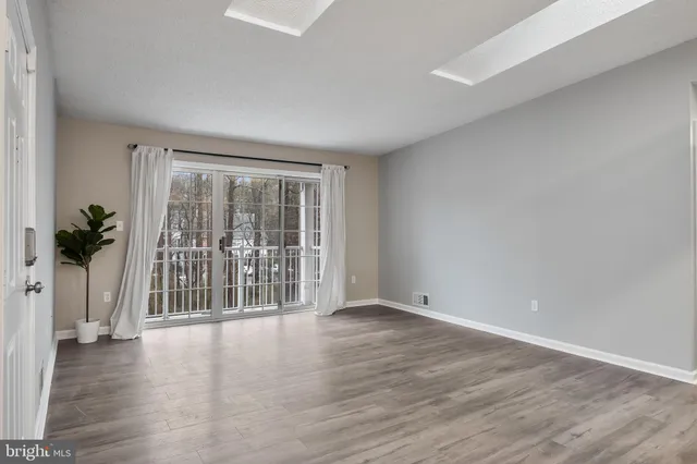 $2,400 | 98 Chambord Court, Trenton, NJ 08619