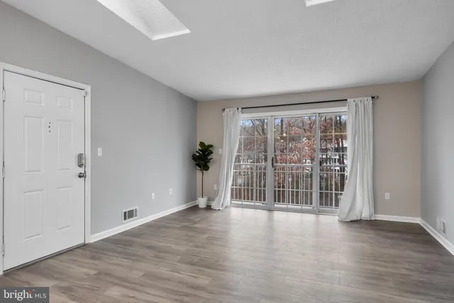 $2,400 | 98 Chambord Court, Trenton, NJ 08619