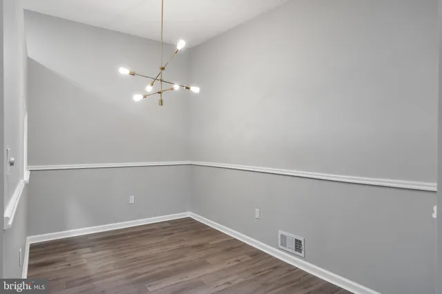 $2,400 | 98 Chambord Court, Trenton, NJ 08619