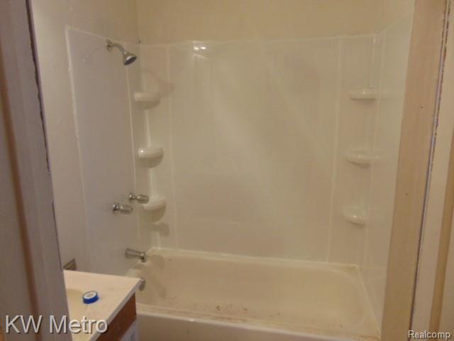 11420 Rivard Avenue Warren, MI 48089 - Photo 3 of 7