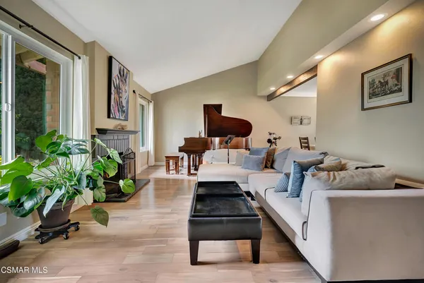 $4,700 | 2207 Rusticpark Court, Thousand Oaks, CA 91362