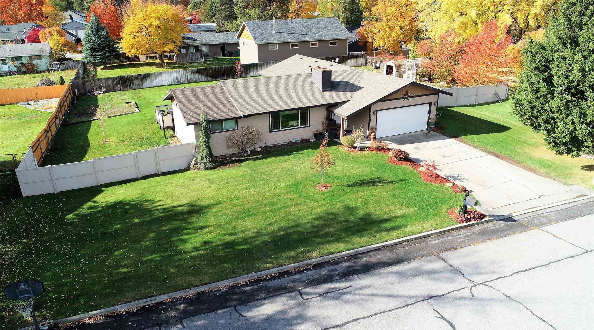 1804 South Davis Road Spokane Valley, WA 99216 - Photo 2 of 38