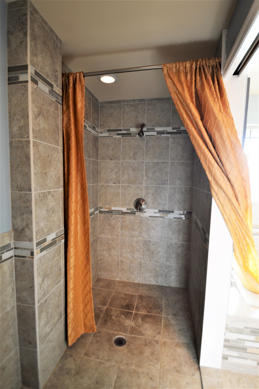 1804 South Davis Road Spokane Valley, WA 99216 - Photo 16 of 38