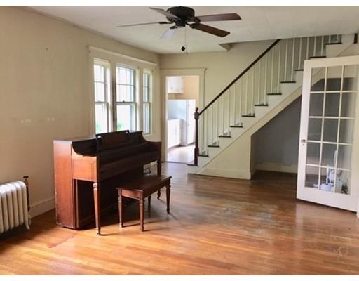 19 Raymond Road Salem, MA 01970 - Photo 3 of 10 Gallery Image 3