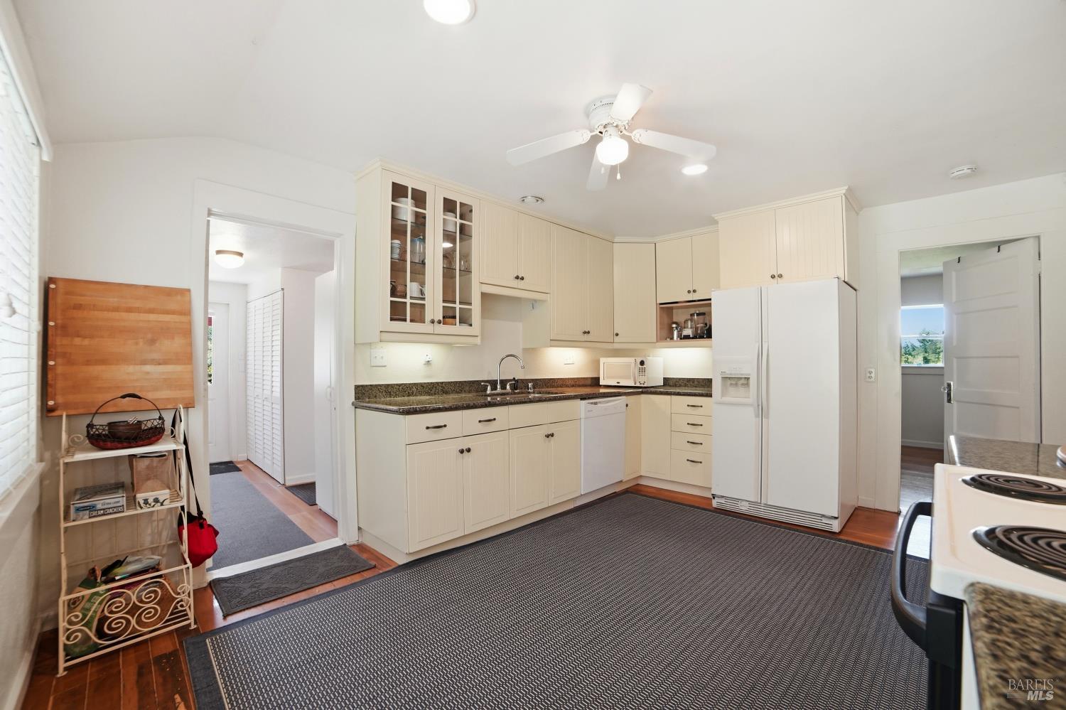 7695 Atkinson Road Sebastopol, CA 95472 - Photo 16 of 40