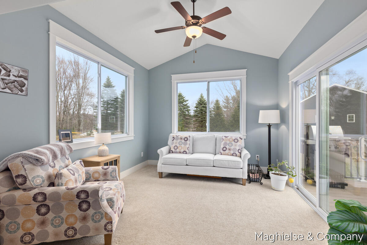 8374 Rose Ridge Drive, Unit 70 Rockford, MI 49341 - Photo 13 of 38