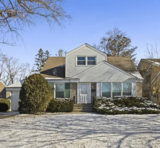 $475,000 | 1021 Cedar Lane, Northbrook, IL 60062