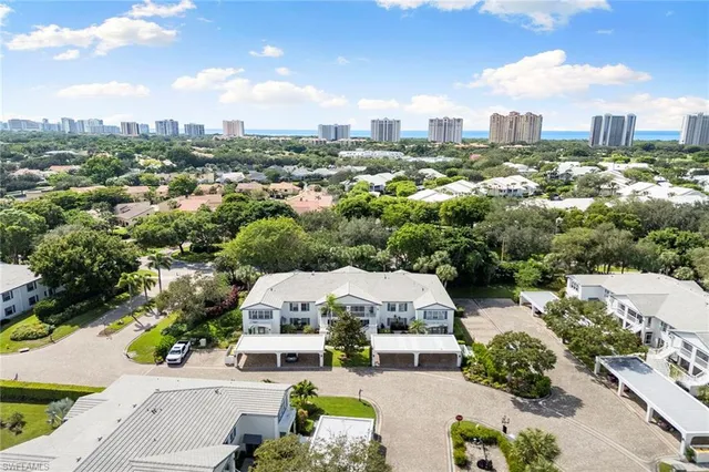 $679,000 | 841 Tanbark Drive, Unit 202, Naples, FL 34108