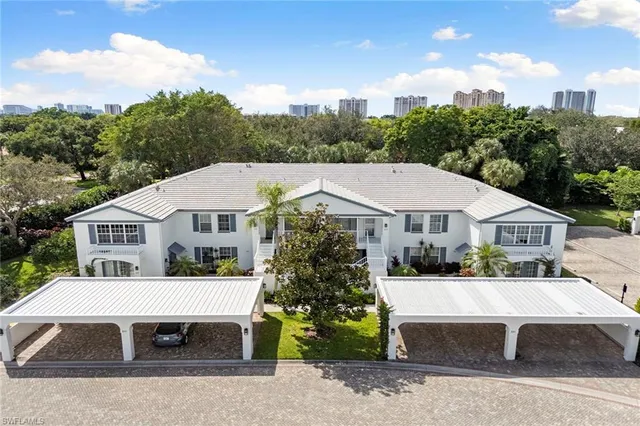 $679,000 | 841 Tanbark Drive, Unit 202, Naples, FL 34108