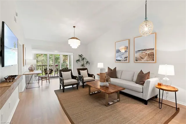 $679,000 | 841 Tanbark Drive, Unit 202, Naples, FL 34108