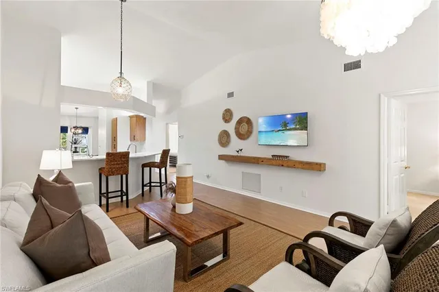 $679,000 | 841 Tanbark Drive, Unit 202, Naples, FL 34108