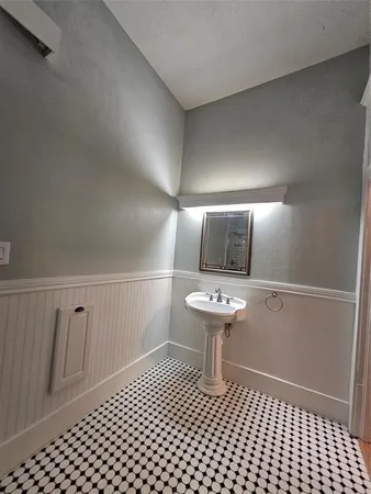 $320,000 | 300 South Oak Street, Lorena, TX 76655