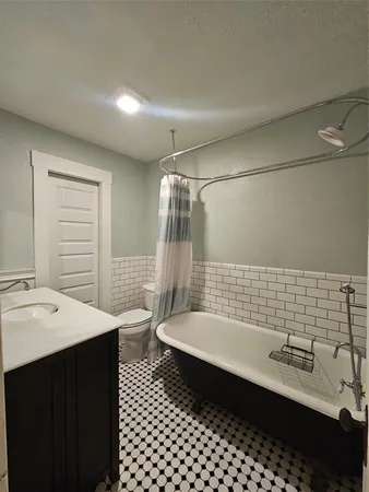 $320,000 | 300 South Oak Street, Lorena, TX 76655