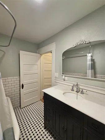 $320,000 | 300 South Oak Street, Lorena, TX 76655