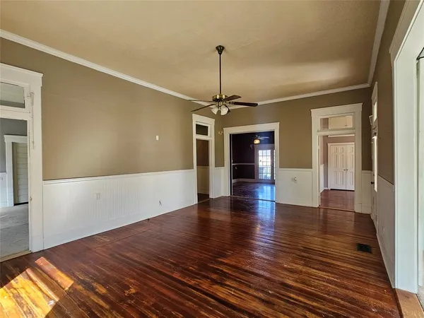 $320,000 | 300 South Oak Street, Lorena, TX 76655