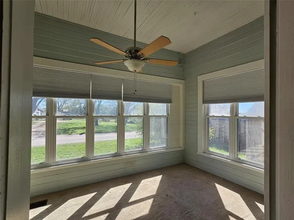 $320,000 | 300 South Oak Street, Lorena, TX 76655