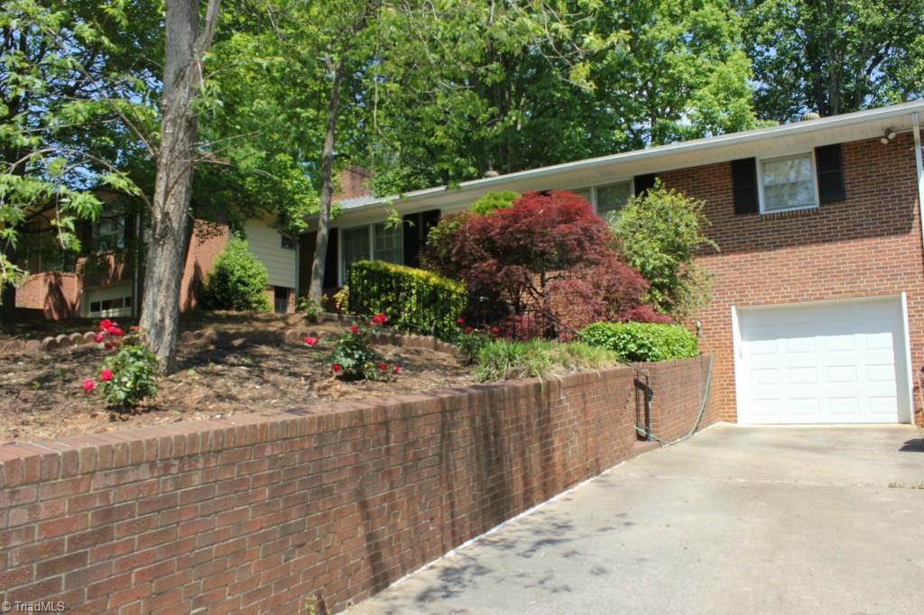 1547 Sharon Road Winston-Salem, NC 27103 - Photo 3 of 22 Gallery Image 3