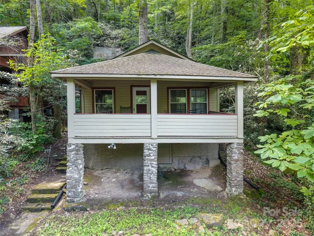 $399,000 | 328 Texas Road, Montreat, NC 28711