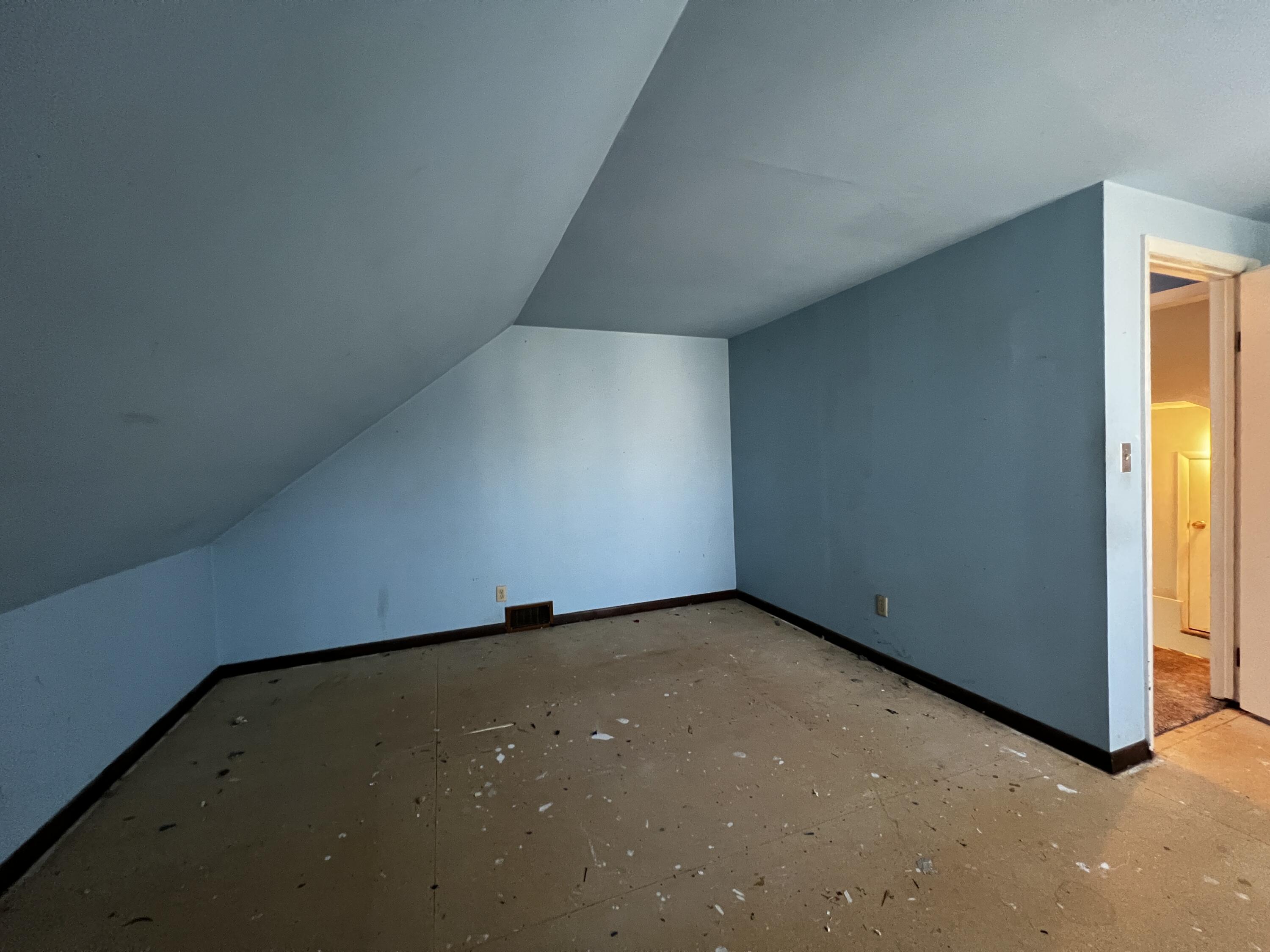 3417 North Main Street Racine, WI 53402 - Photo 10 of 30 Second floor bedroom