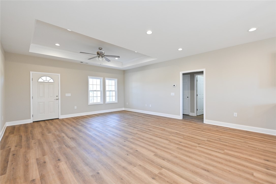 8074 Keowee School Road Seneca, SC 29672 - Photo 11 of 32 Gallery Image 11