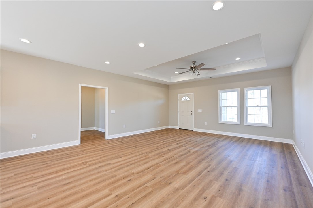8074 Keowee School Road Seneca, SC 29672 - Photo 9 of 32 Gallery Image 9